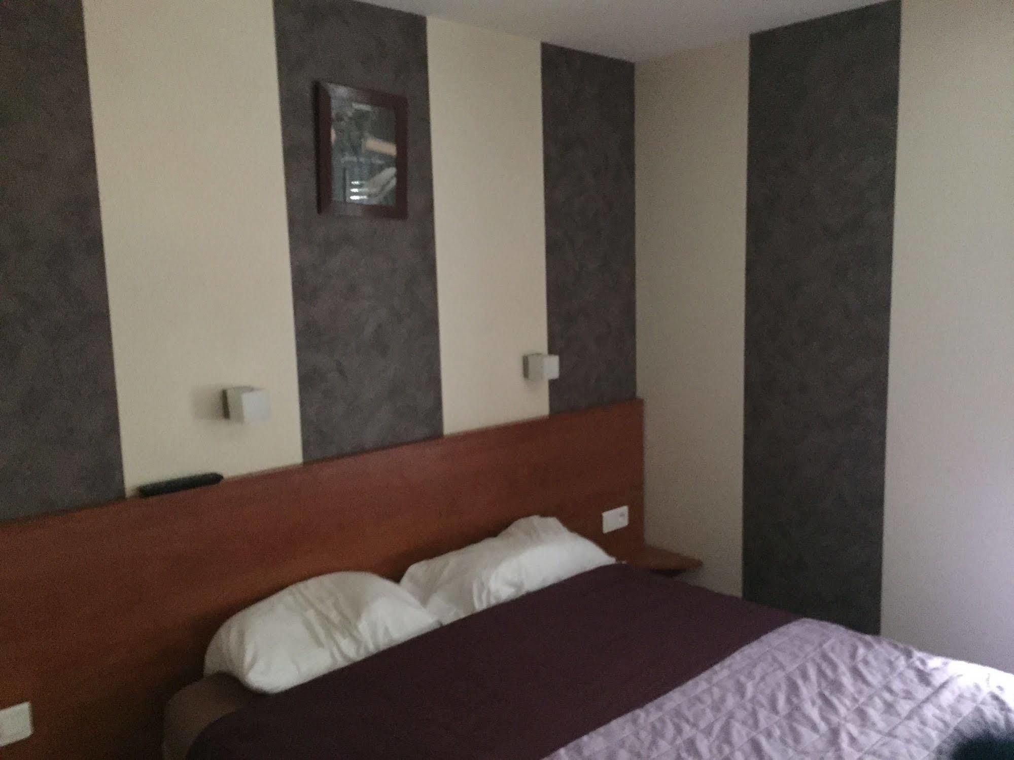Fasthotel Nimes ケサルグ エクステリア 写真